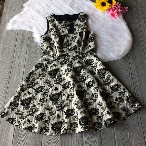 ❤️NWT Apt 9 Dress Floral Metallic Sleeveless Sz10 - Picture 3 of 8